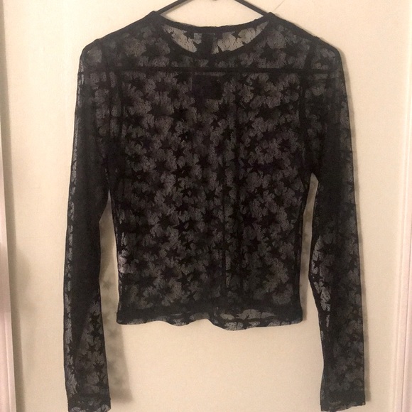 New w/tags🖤Sheer, lace w/stars, long sleeve top🖤 - Picture 3 of 4